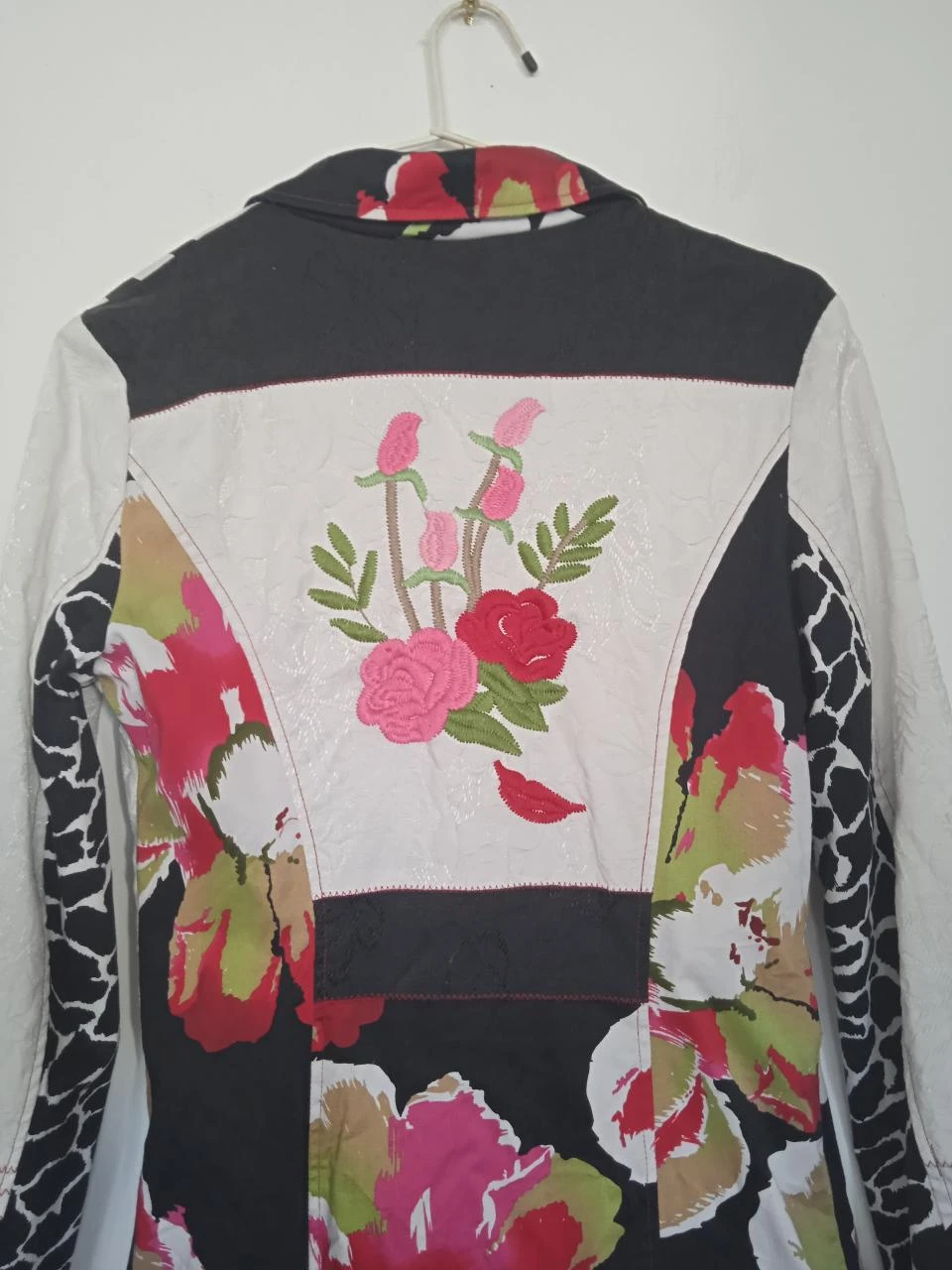 3/4 long blazer style jacket, highly colorful embroidered, Patrice Bréal size 38 – photo 6